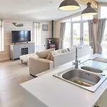 Stunning At Bay - Dog Friendly Holiday home Runswick