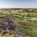 Holiday home Stunning At Bay - Dog Friendly *