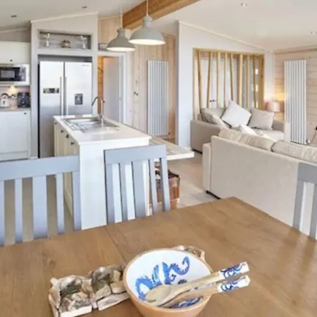 Stunning At Bay - Dog Friendly