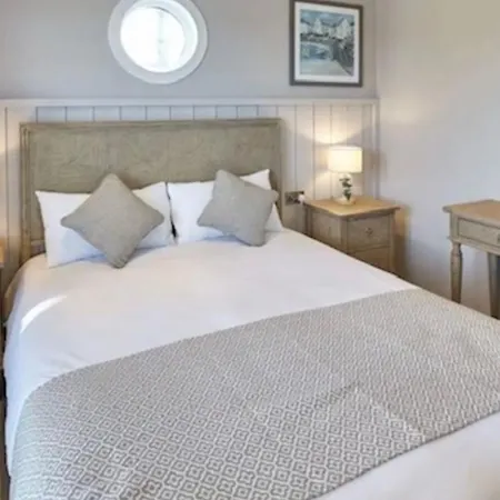 Stunning At Bay - Dog Friendly * Runswick
